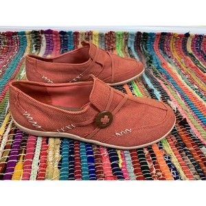 ComfortEase Woven Slip-Ons in Coral or Natural Size 9.5 Medium RETAIL $45!